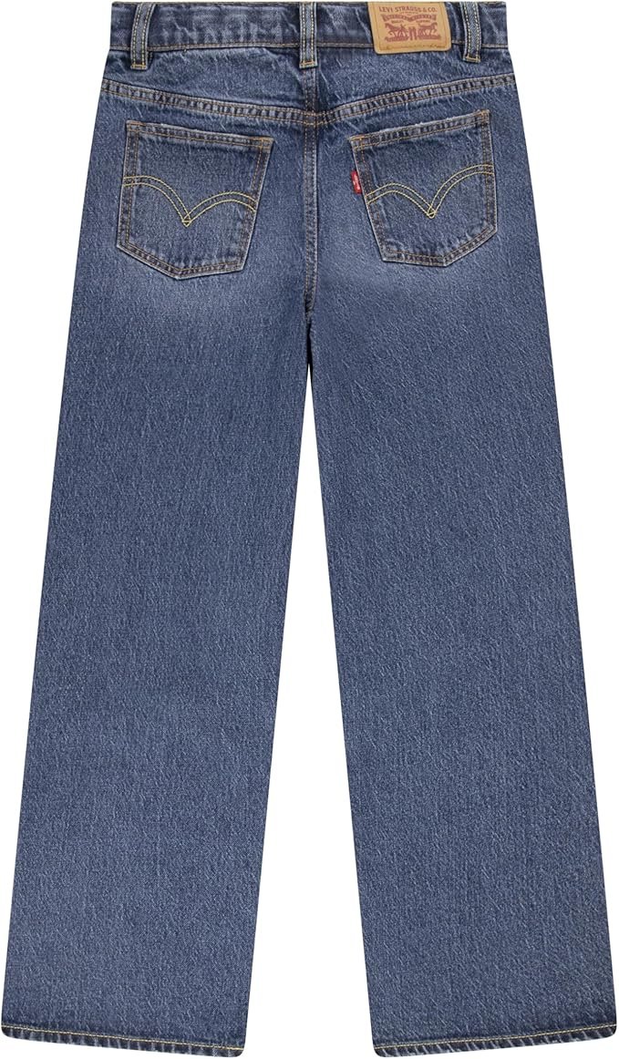 图片展示的是Levi's品牌的牛仔裤，为儿童款。裤子为浅蓝色，裤脚处有明显的磨损效果，后口袋处有明显的红色“Levi's”标志。裤子整体设计较为宽松，适合儿童穿着。该图片与文档中“白底3D图”案例相关，用于说明服装类商品的白底3D图展示效果，直观呈现商品外观。